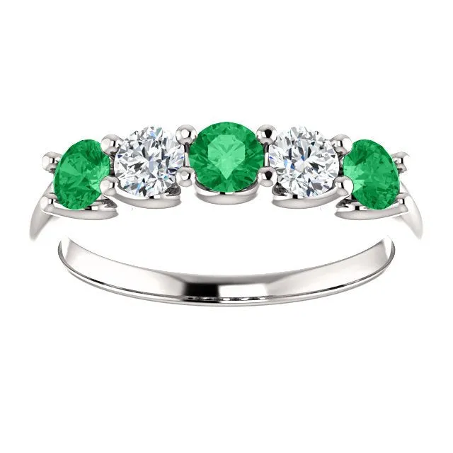 14KT GOLD 0.50 CTW EMERALD & 0.45 CTW DIAMOND 5 STONE BAND