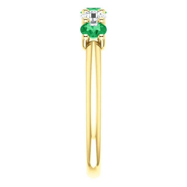 14KT GOLD 0.50 CTW EMERALD & 0.45 CTW DIAMOND 5 STONE BAND