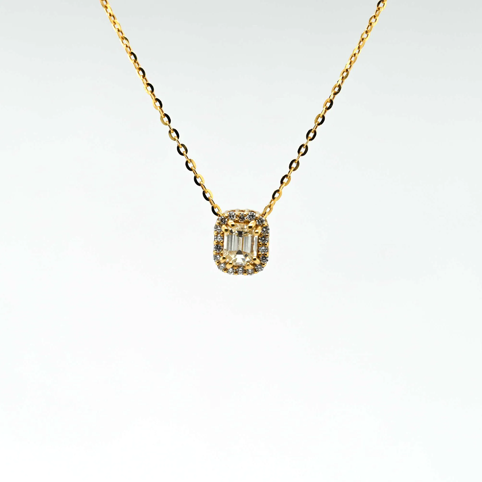 .47CTW 18K YELLOW GOLD DIAMOND PENDANT