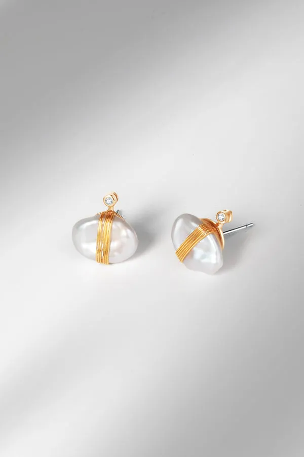 Amari Earrings :: Gold