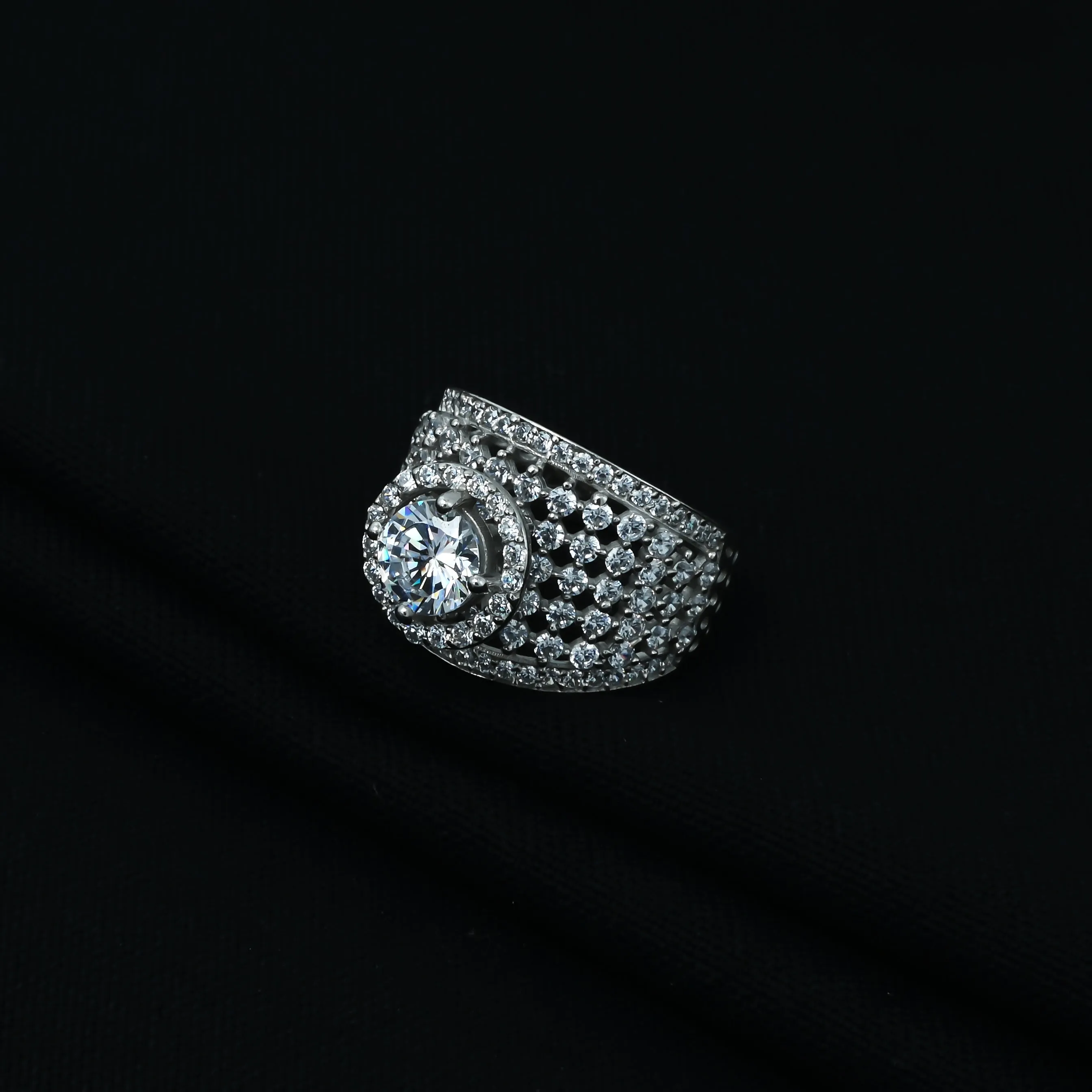 Center American Diamond Silver Ring