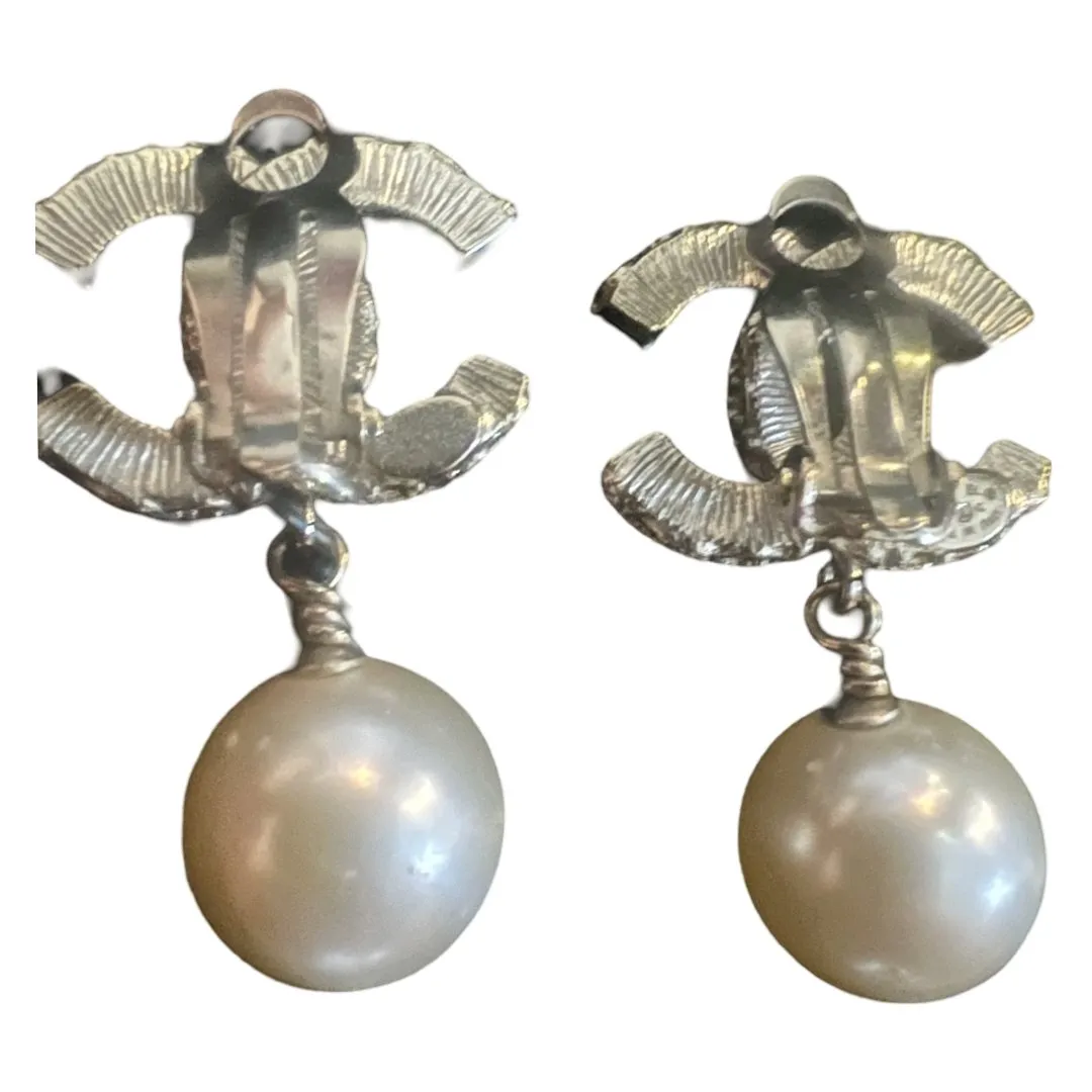 Chanel Pearl Antique Gold tone earrings