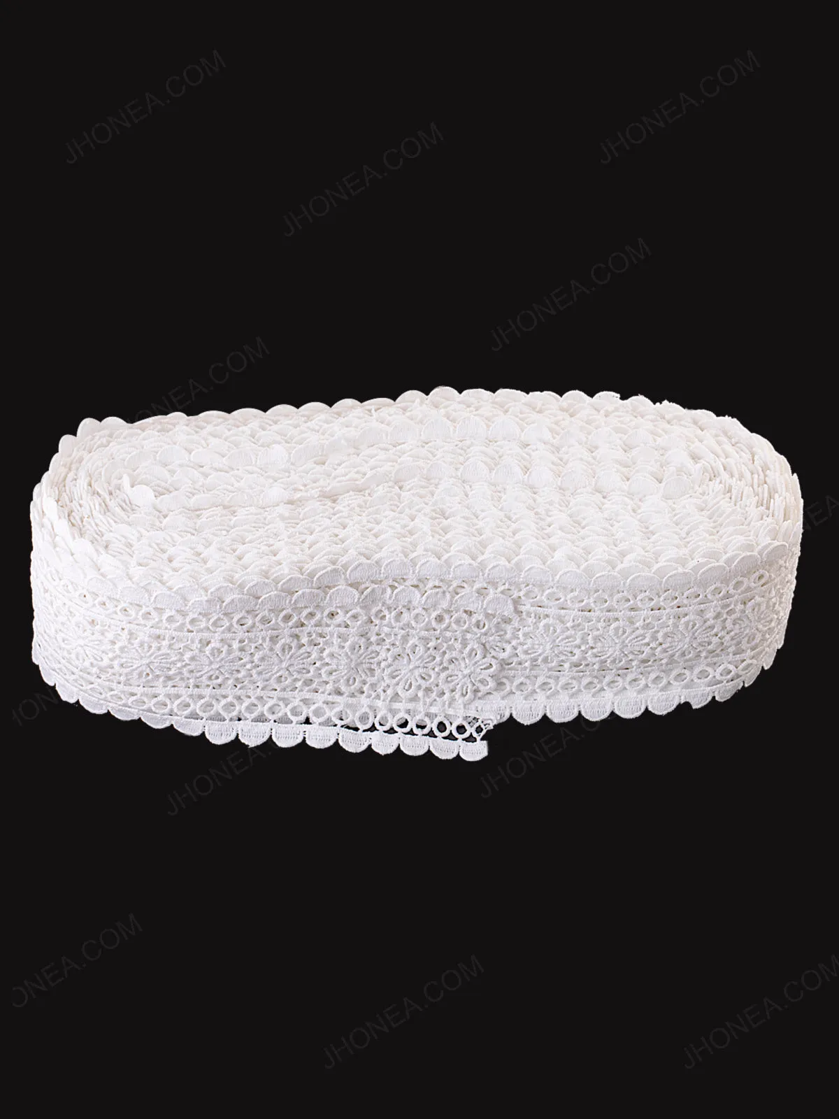 Decorative Scalloped Edges White Guipure Lace Trim