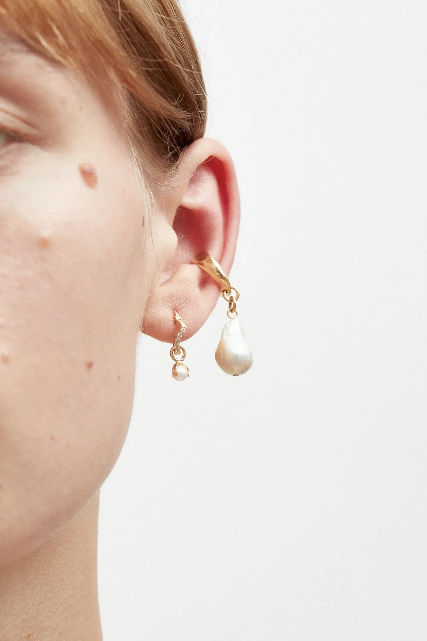 Distorted Hoop Earring Mini | Pearl