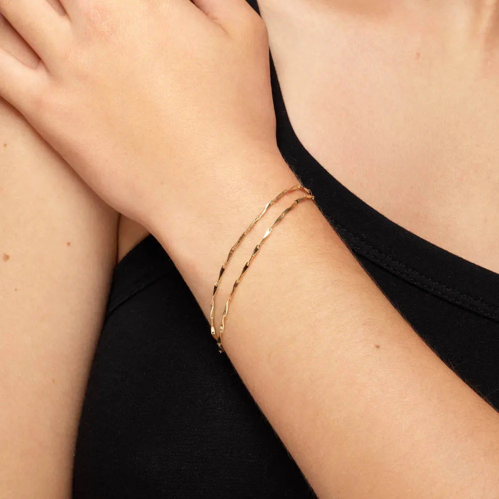 Double Twist Bar Link Chain Bracelet in Gold