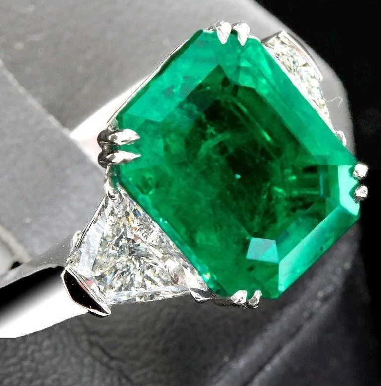 GISELLE Colombian Emerald Engagement Ring