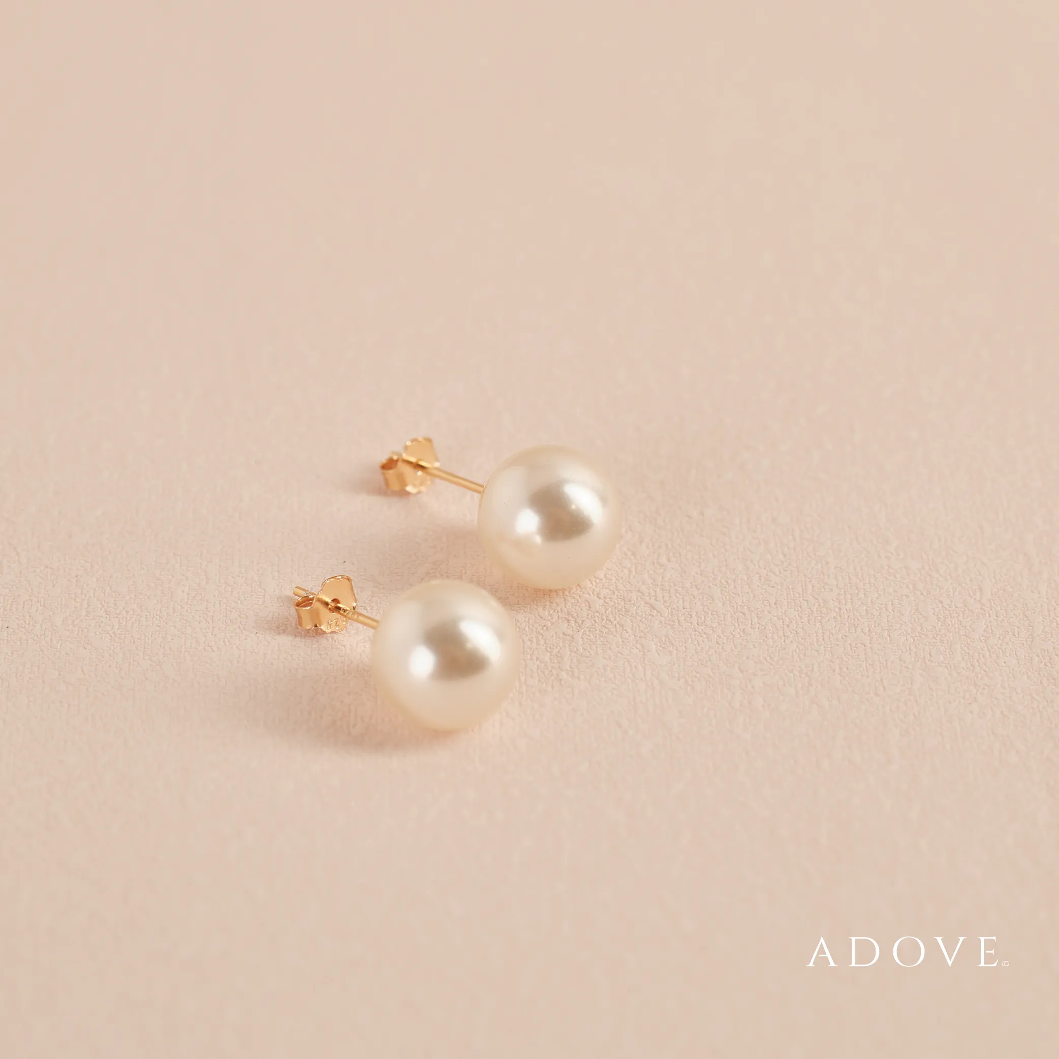 Juniper Pearl Stud Earrings