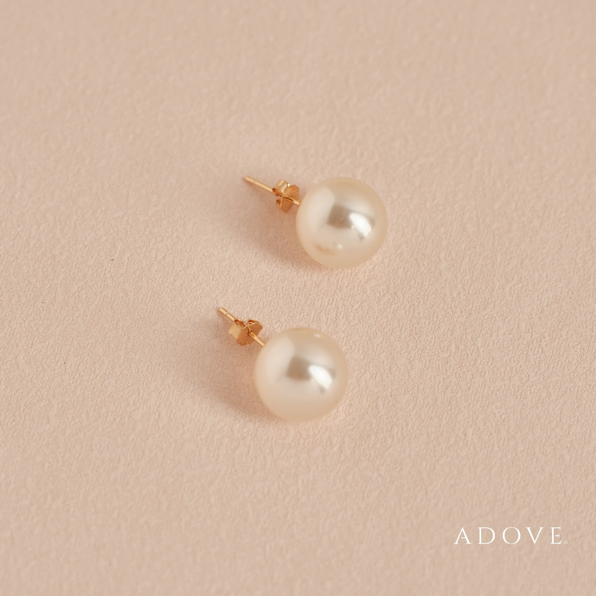 Juniper Pearl Stud Earrings