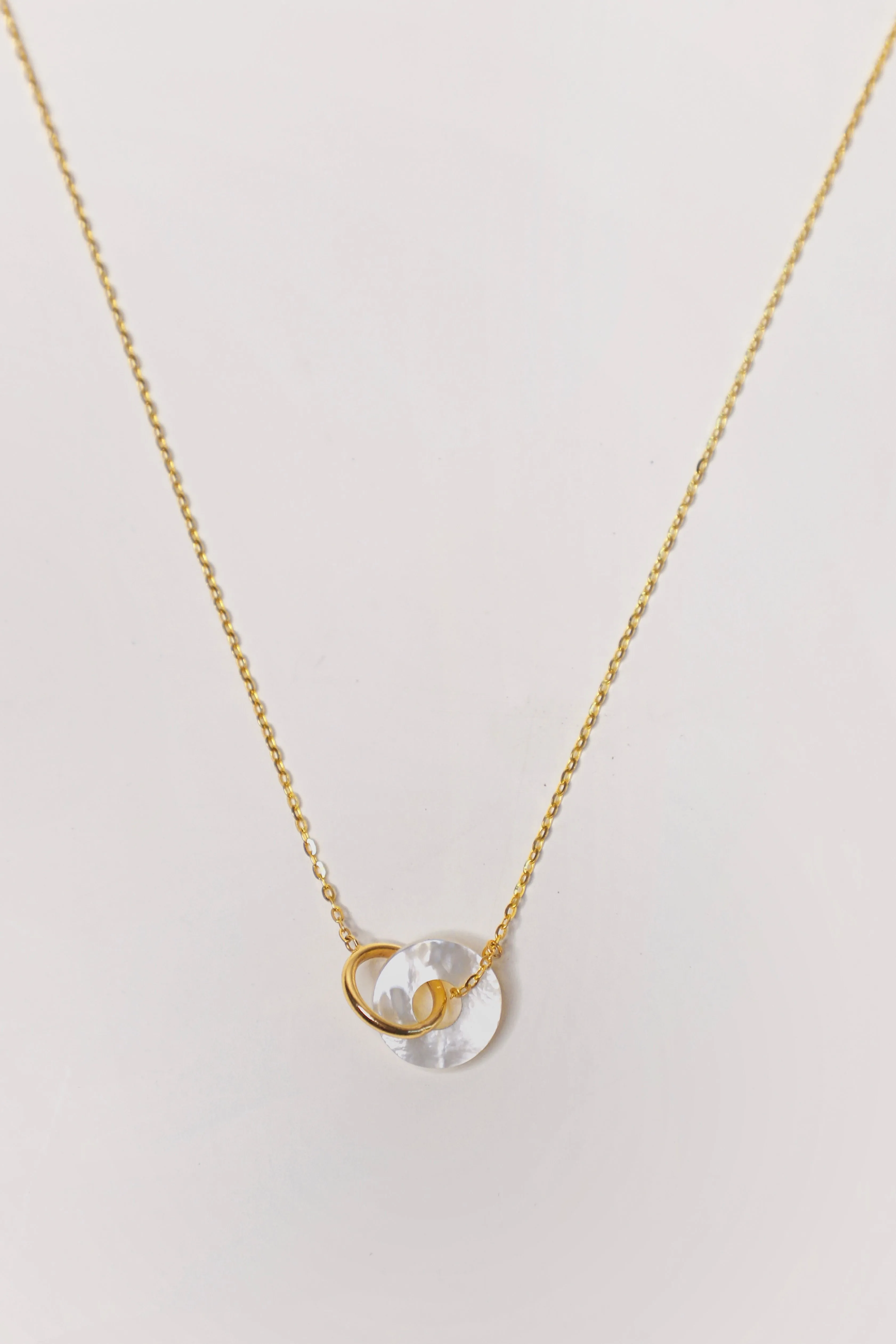 Mother Of Pearl Interlinked Necklace