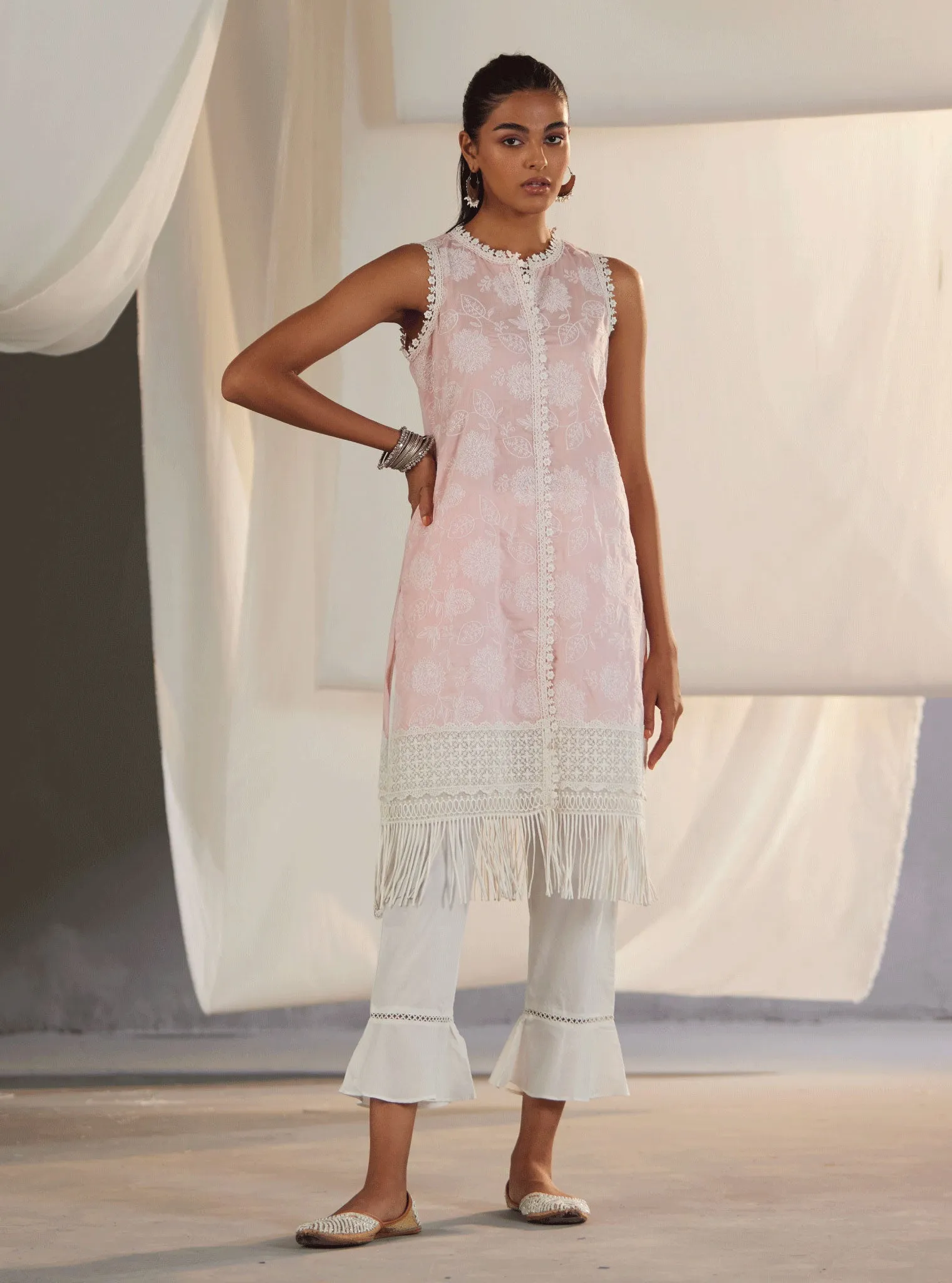 Mulmul Cotton kygo Pink Kurta With Mulmul Cotton Umbrella Frill White Pant