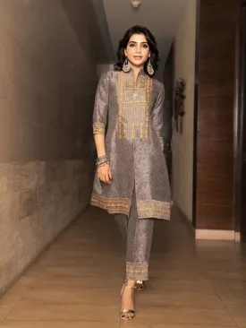 Sitaara Front-Slit Kurta Set